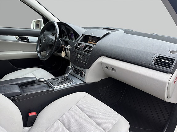 Mercedes-Benz C200 d 17 of 27