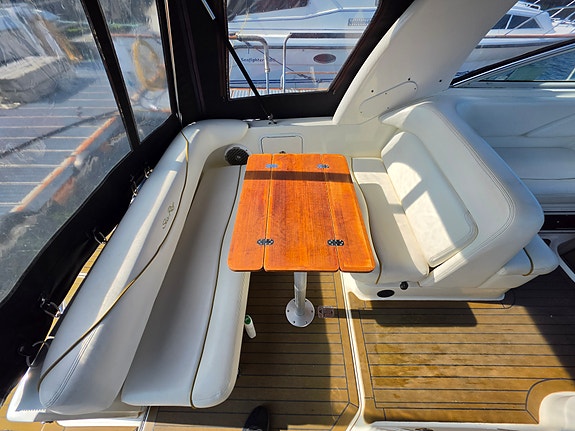 Sea-Ray 275 Sundancer 17 of 25