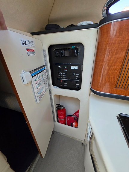 Sea-Ray 275 Sundancer 15 of 25