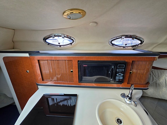 Sea-Ray 275 Sundancer 11 of 25