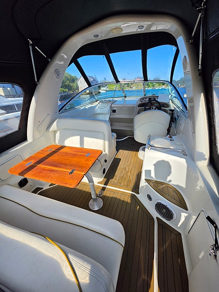Sea-Ray 275 Sundancer 16 of 25