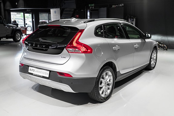 Volvo V40 Cross Country 6 of 30