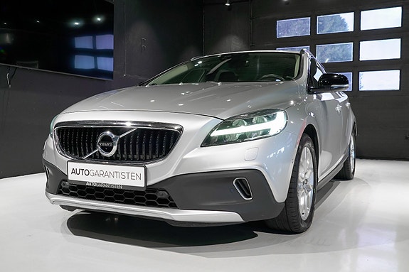 Volvo V40 Cross Country 12 of 30