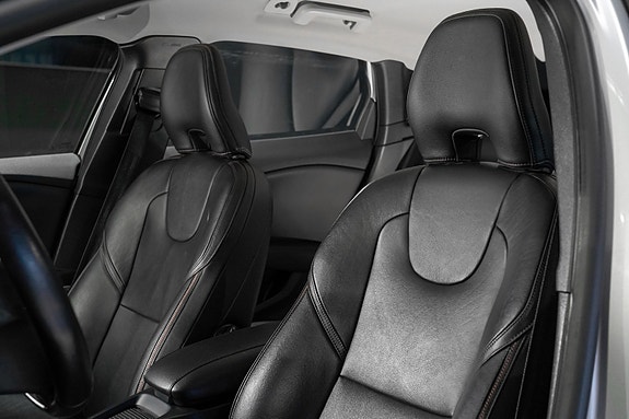 Volvo V40 Cross Country 25 of 30