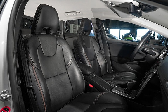 Volvo V40 Cross Country 26 of 30