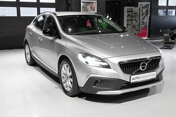 Volvo V40 Cross Country 9 of 30