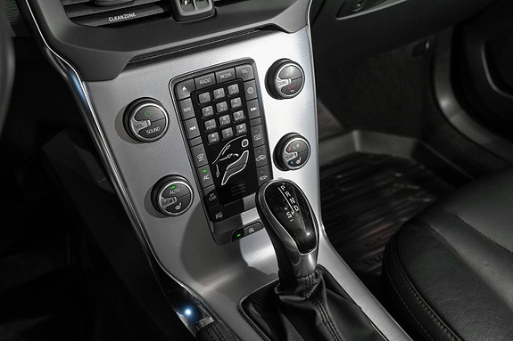 Volvo V40 Cross Country 21 of 30