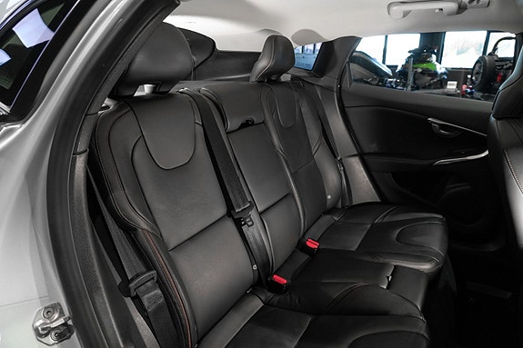 Volvo V40 Cross Country 27 of 30