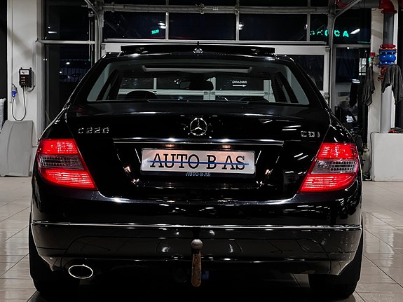 Mercedes-Benz C220 d 4 of 30