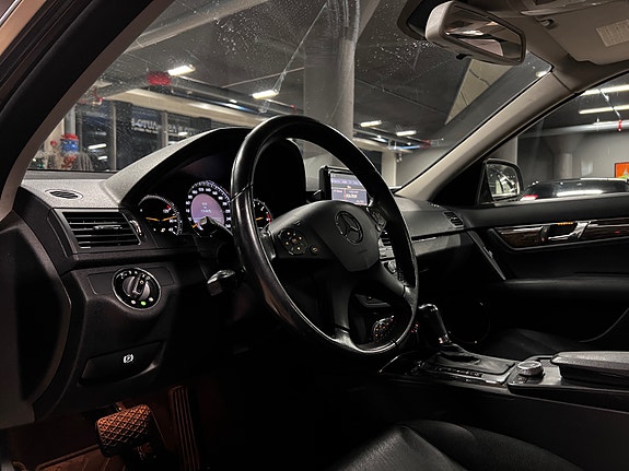Mercedes-Benz C220 d 12 of 30
