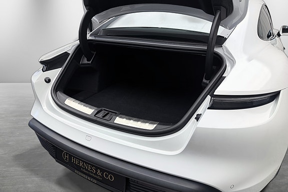 Porsche Taycan 4S 12 of 30
