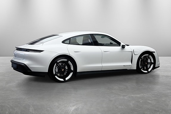 Porsche Taycan 4S 7 of 30