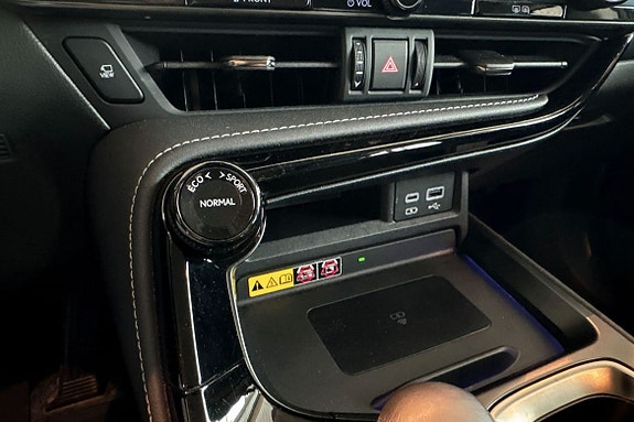 Lexus NX450h 22 of 30