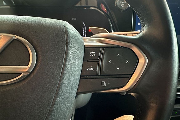 Lexus NX450h 16 of 30