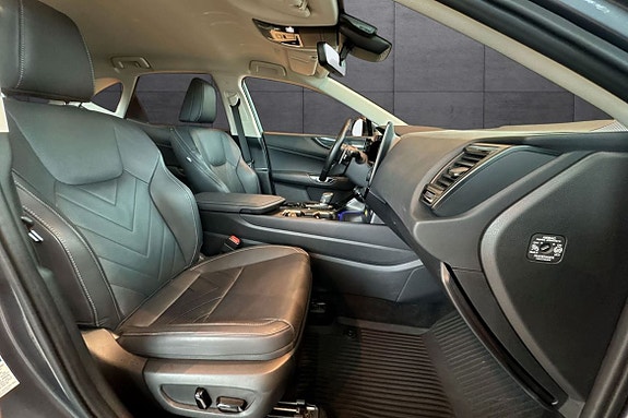 Lexus NX450h 27 of 30