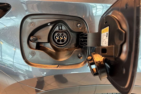 Lexus NX450h 11 of 30