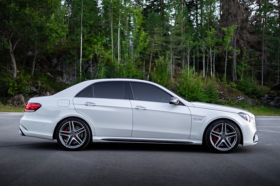 Mercedes-Benz E63 4 of 30