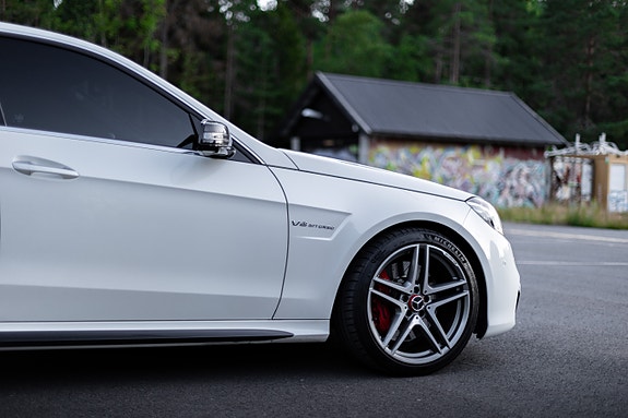 Mercedes-Benz E63 6 of 30