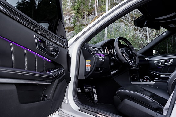 Mercedes-Benz E63 17 of 30