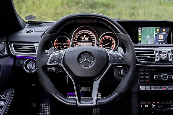 Mercedes-Benz E63 21 of 30