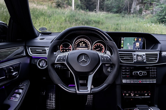 Mercedes-Benz E63 20 of 30