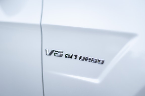 Mercedes-Benz E63 9 of 30