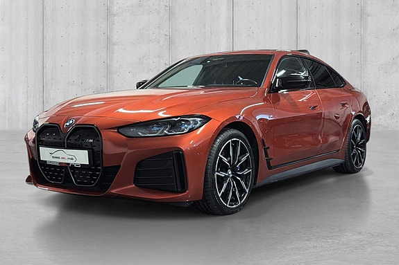 BMW i4 3 of 26