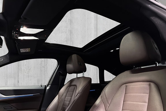BMW i4 23 of 26