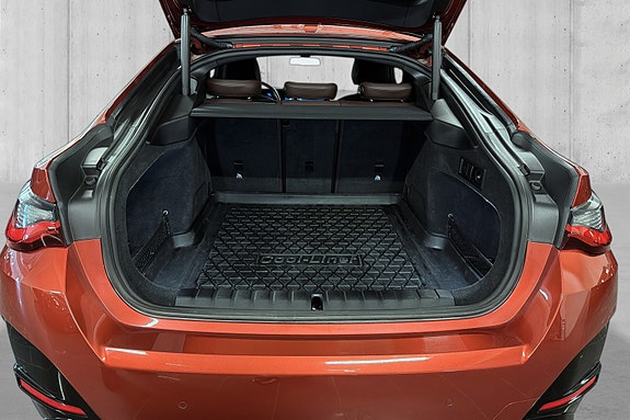 BMW i4 9 of 26
