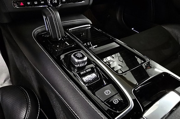 Volvo V90 24 of 30