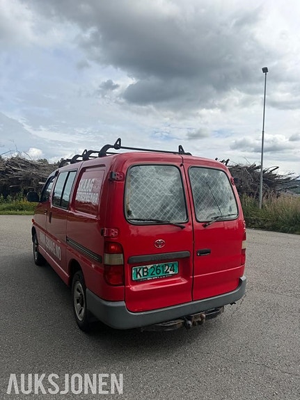 Toyota HiAce 3 of 28