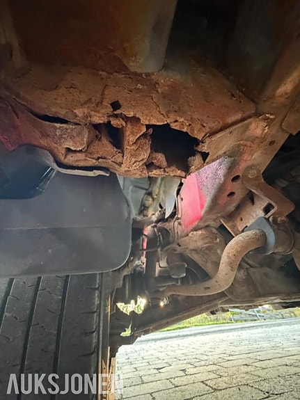 Toyota HiAce 20 of 28