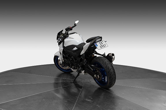 Suzuki GSX-S 750 7 of 15