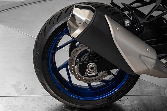 Suzuki GSX-S 750 9 of 15