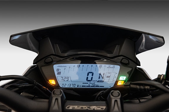 Suzuki GSX-S 750 14 of 15