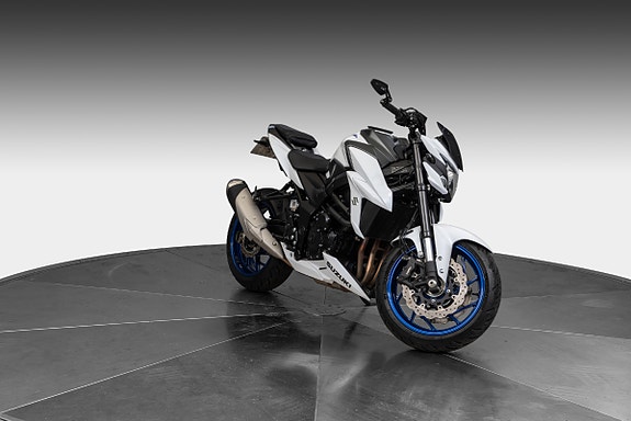 Suzuki GSX-S 750 3 of 15