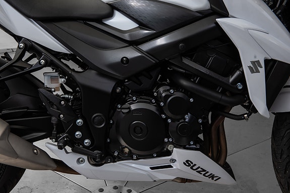Suzuki GSX-S 750 10 of 15