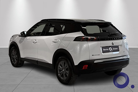Peugeot e-2008 3 of 17