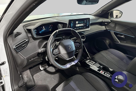 Peugeot e-2008 13 of 17
