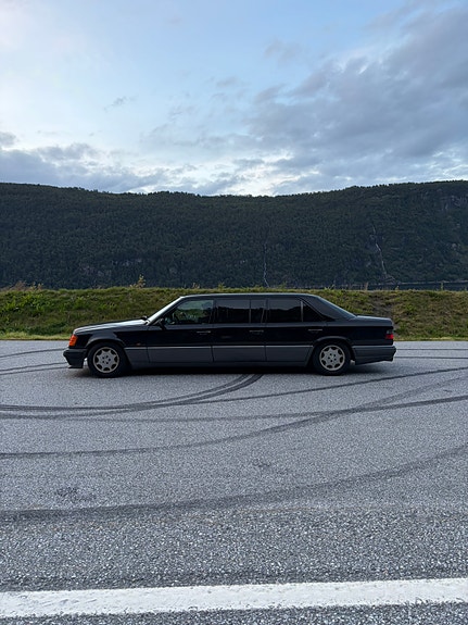 Mercedes-Benz E200 d 4 of 9
