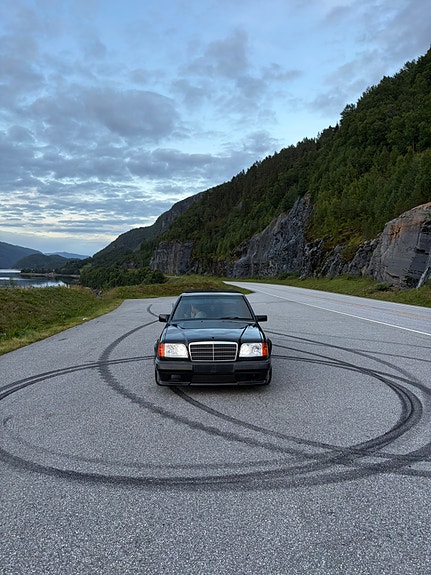 Mercedes-Benz E200 d 7 of 9