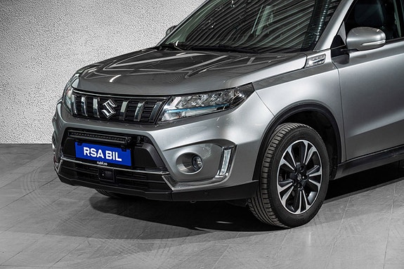 Suzuki Vitara 2 of 26