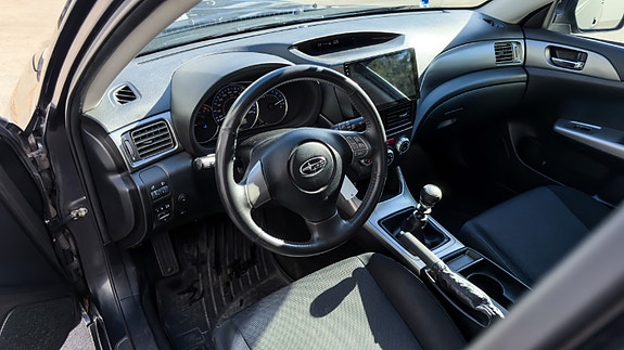 Subaru Impreza 7 of 20