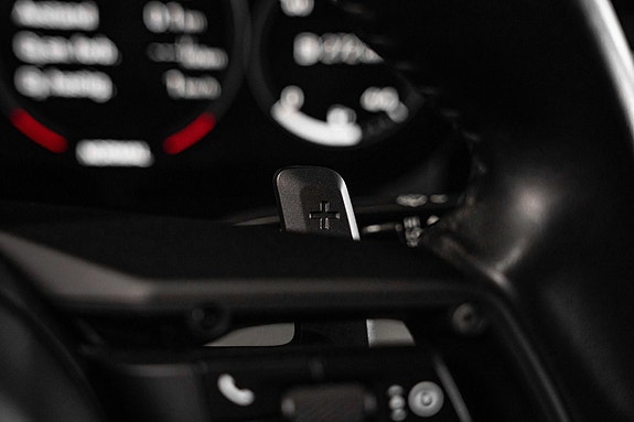 Porsche 911 Carrera 4S 28 of 30