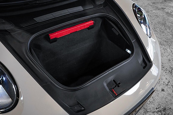 Porsche 911 Carrera 4S 13 of 30