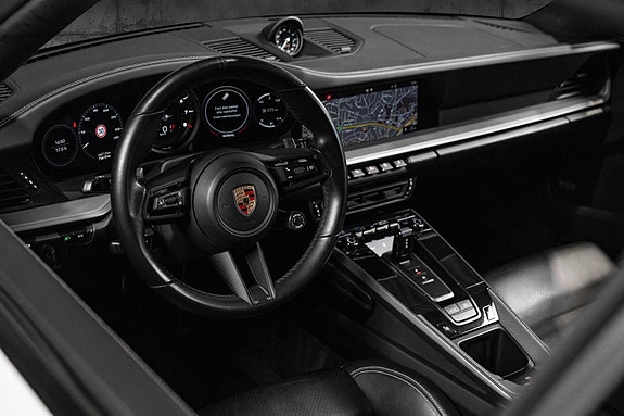 Porsche 911 Carrera 4S 20 of 30