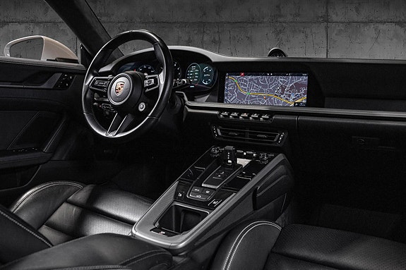 Porsche 911 Carrera 4S 23 of 30