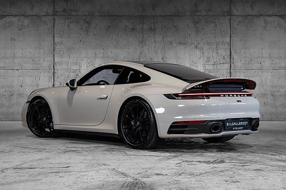 Porsche 911 Carrera 4S 9 of 30