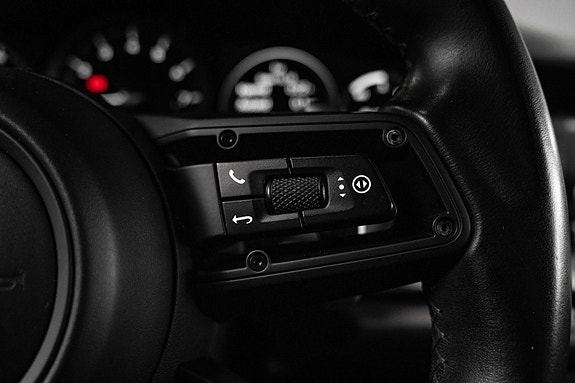 Porsche 911 Carrera 4S 25 of 30