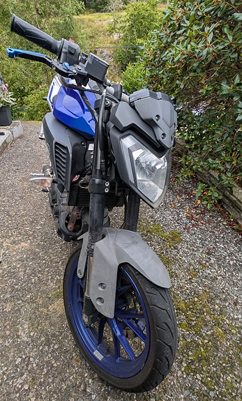 Yamaha MT-125 2 of 6
